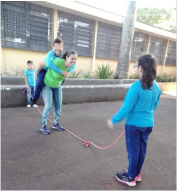 16.jpg 351×378